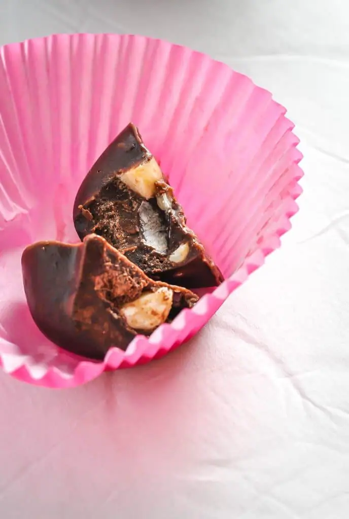 Keto Chocolates with Sea Salt & Macadamia Nut - Keto Fat Bombs