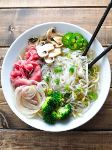 Low Carb Pho - Vietnamese Noodle Soup [Recipe] | KETOGASM.com #keto #ketogenic #lowcarb #lchf #atkins #pressurecooker #recipes #pho #noodlesoup #soup #vietnamese keto recipes