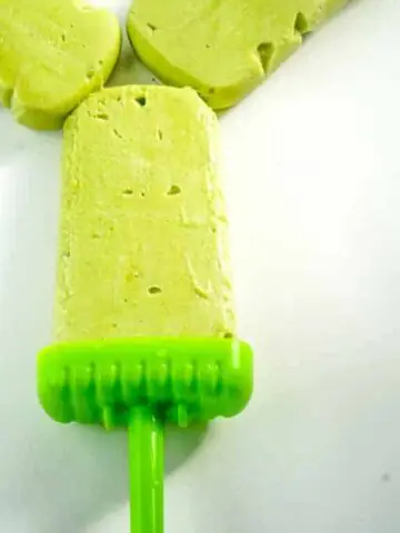 Avocado Popsicle with Coconut & Lime [Recipe]