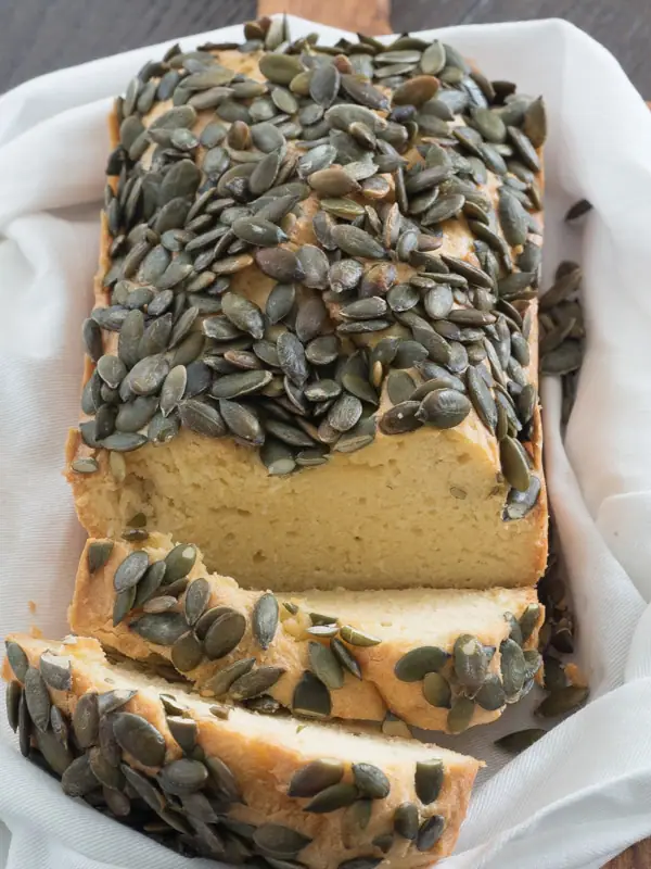Easy keto bread - The best keto bread recipe! And it has pumpkin seeds! 