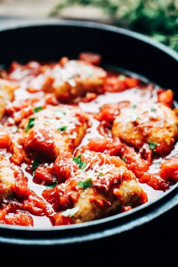 Low Carb Keto Crockpot Recipes - Slow Cooked Chicken Meatballs with Provolone Cheese Filling and Tomato Sauce