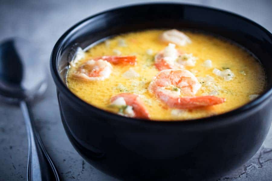 https://ketogasm.com/wp-content/uploads/2017/10/creamy-shrimp-soup-recipe-low-carb-gluten-free-3.jpg